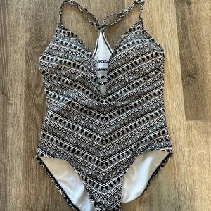 EUC Clean Water Womens One-Piece Stappy Aztec Swimsuit Size Small S Black White